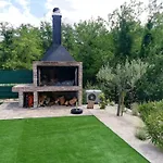 Oliva Strika By Interhome *