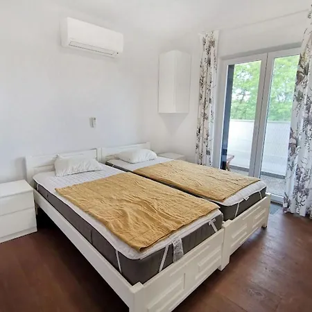 Oliva Strika By Interhome Umag