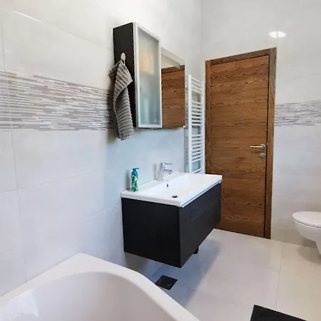 Oliva Strika By Interhome