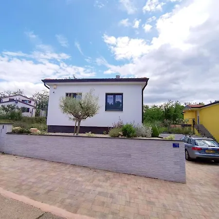 Oliva Strika By Interhome Vakantiehuis *