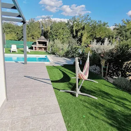 Oliva Strika By Interhome *